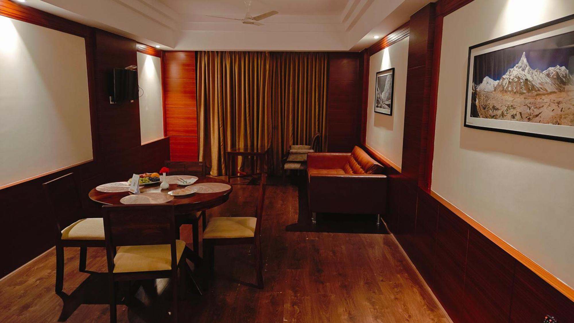 Mm Legacy - A Bergamont Hotel, Kancheepuram Exteriör bild