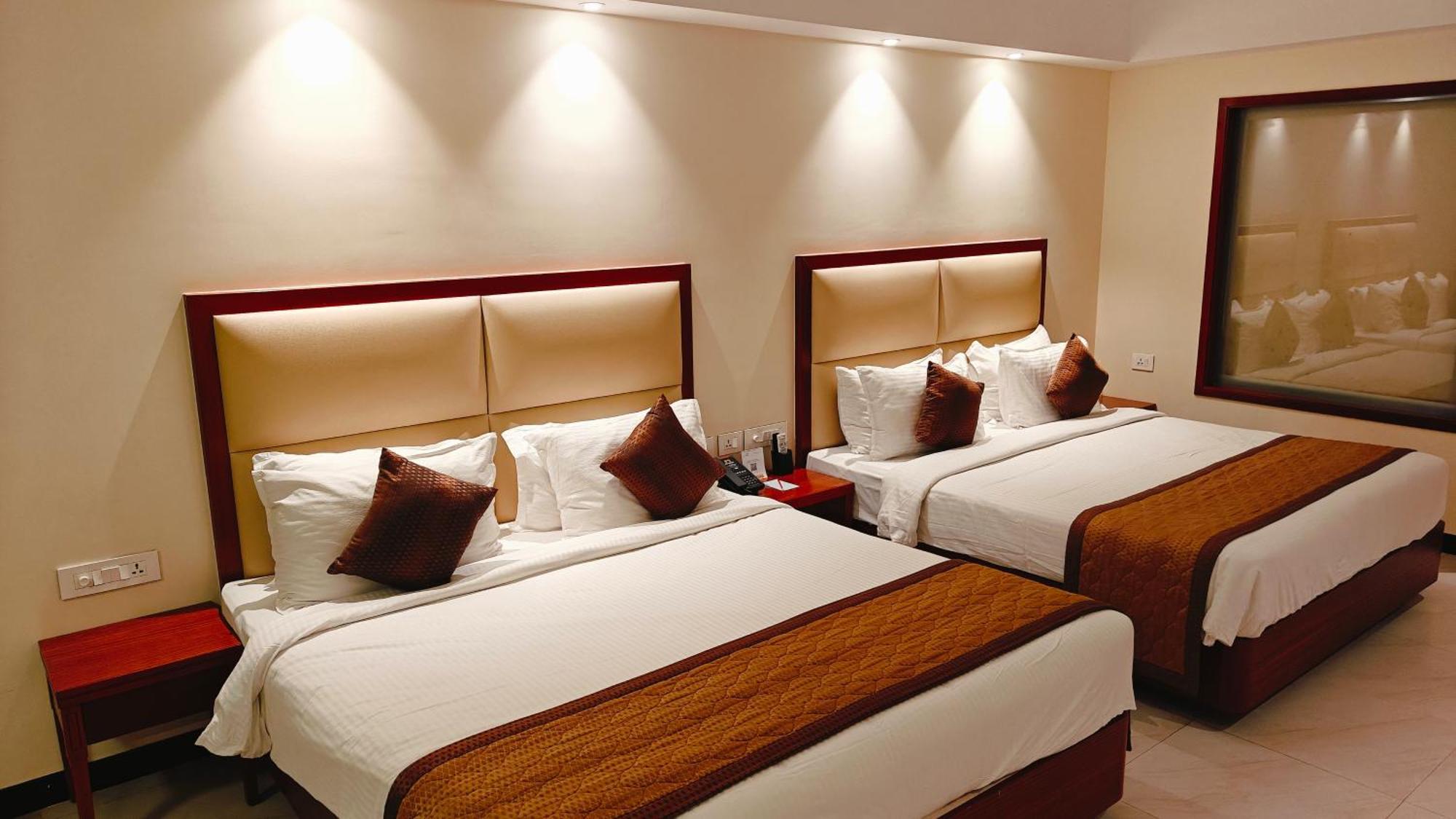 Mm Legacy - A Bergamont Hotel, Kancheepuram Exteriör bild