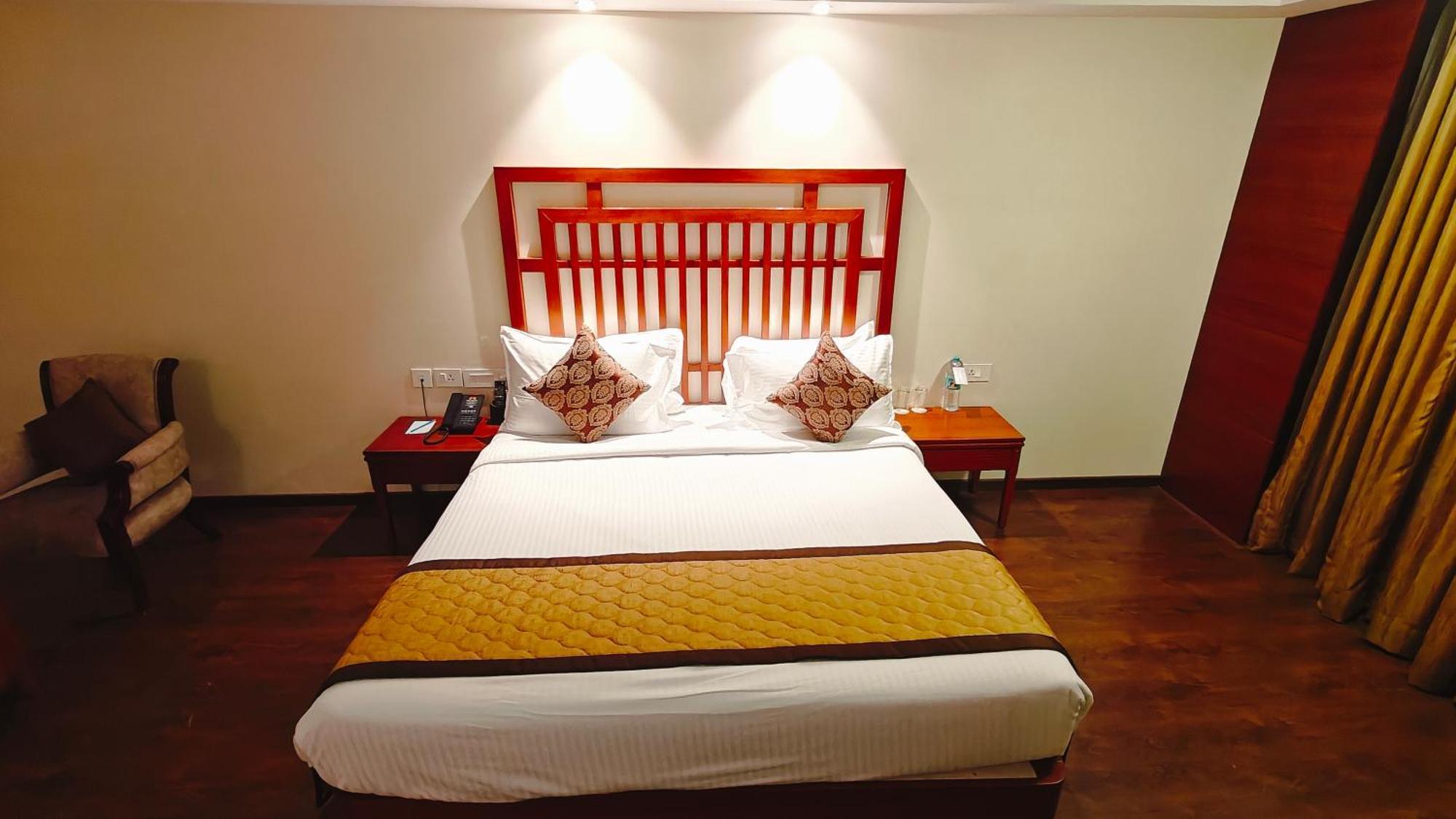 Mm Legacy - A Bergamont Hotel, Kancheepuram Exteriör bild