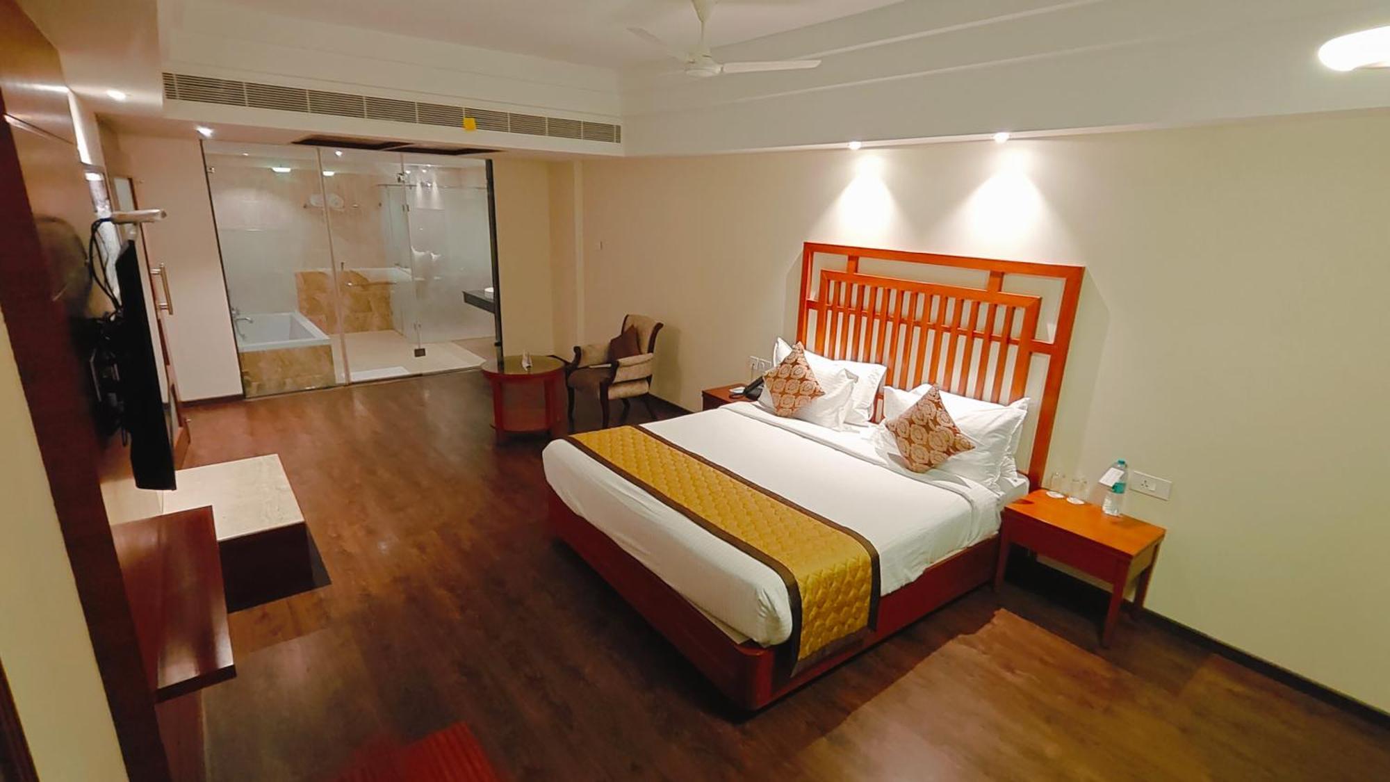 Mm Legacy - A Bergamont Hotel, Kancheepuram Exteriör bild
