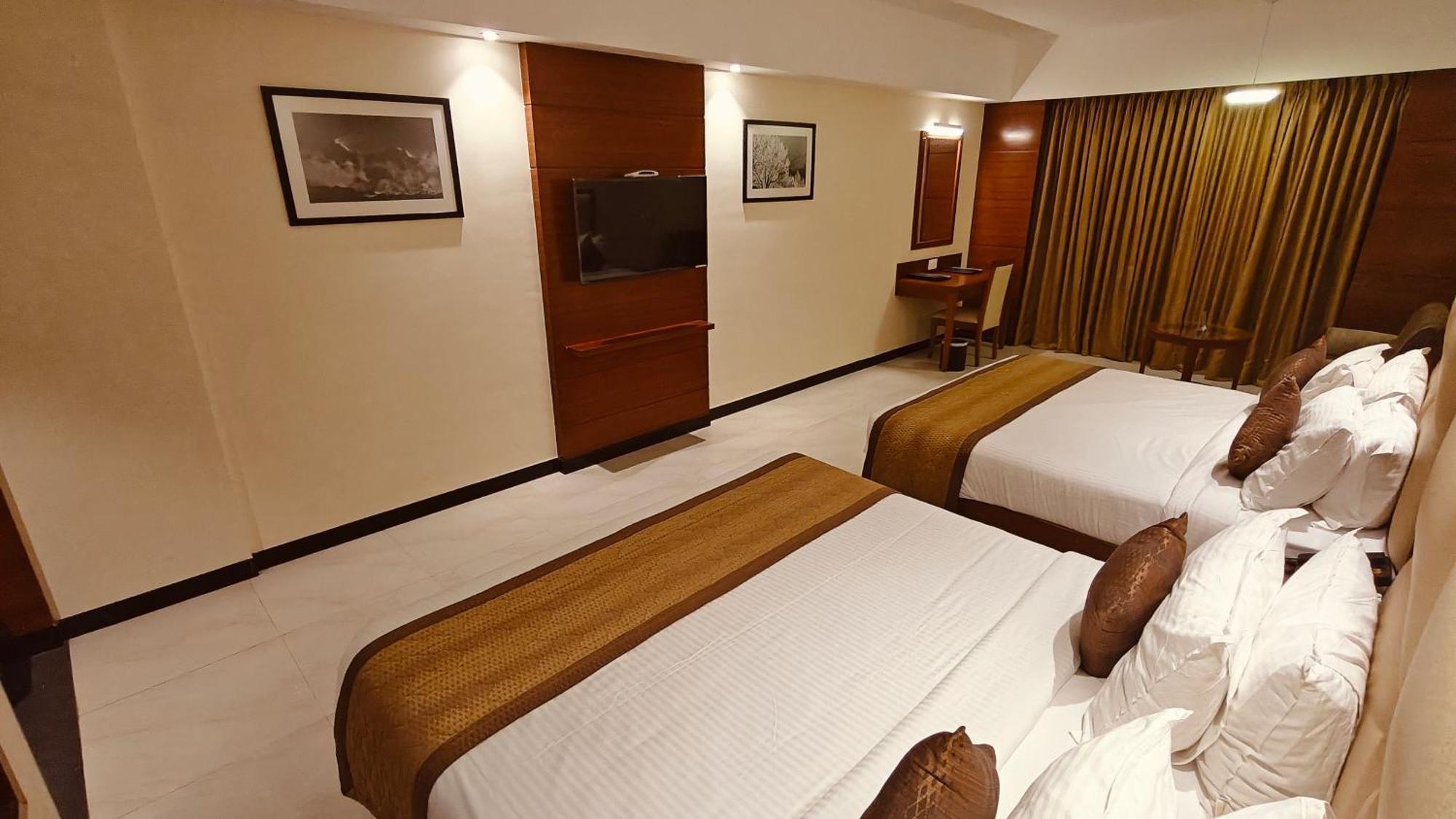 Mm Legacy - A Bergamont Hotel, Kancheepuram Exteriör bild