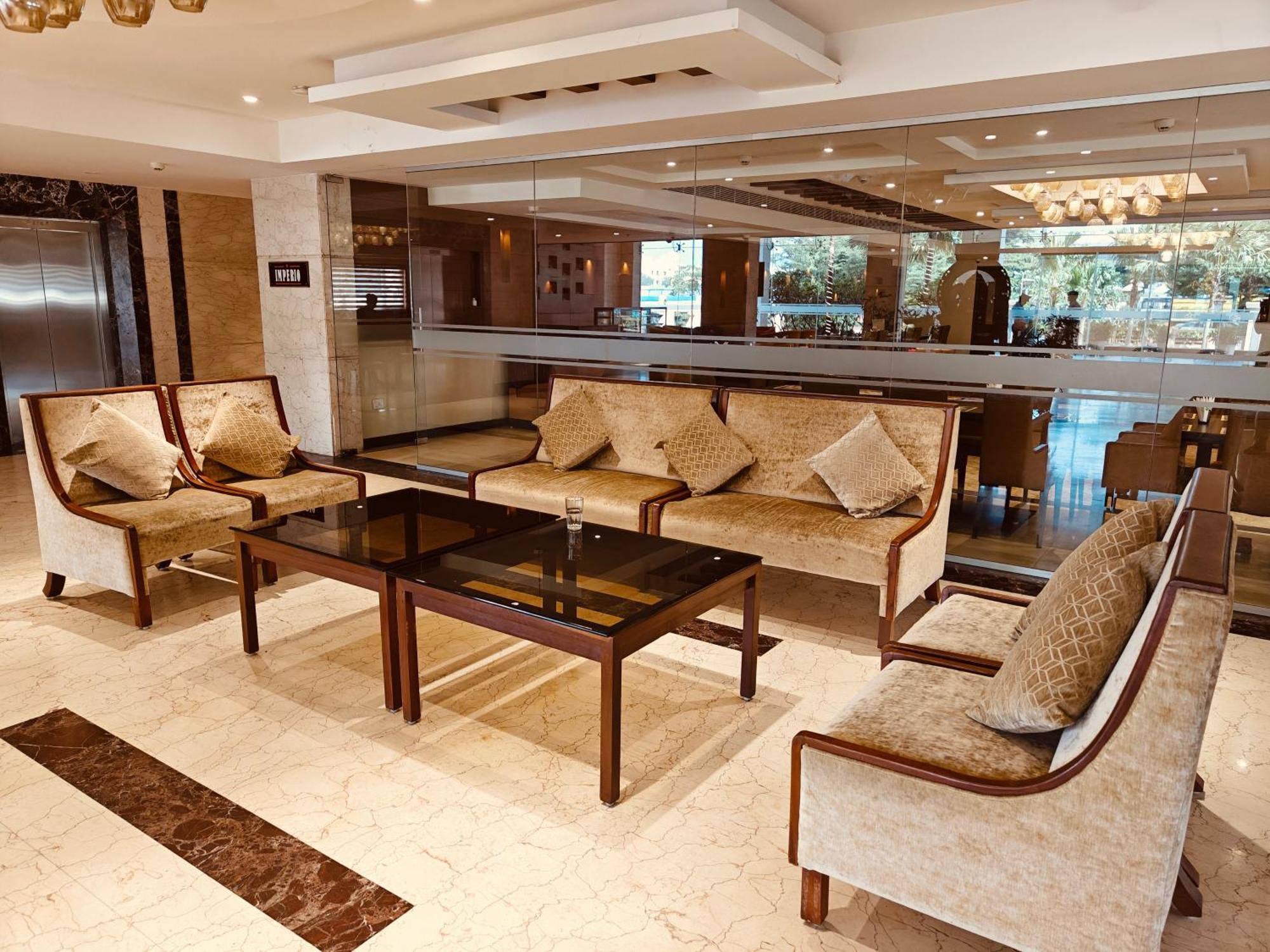 Mm Legacy - A Bergamont Hotel, Kancheepuram Exteriör bild