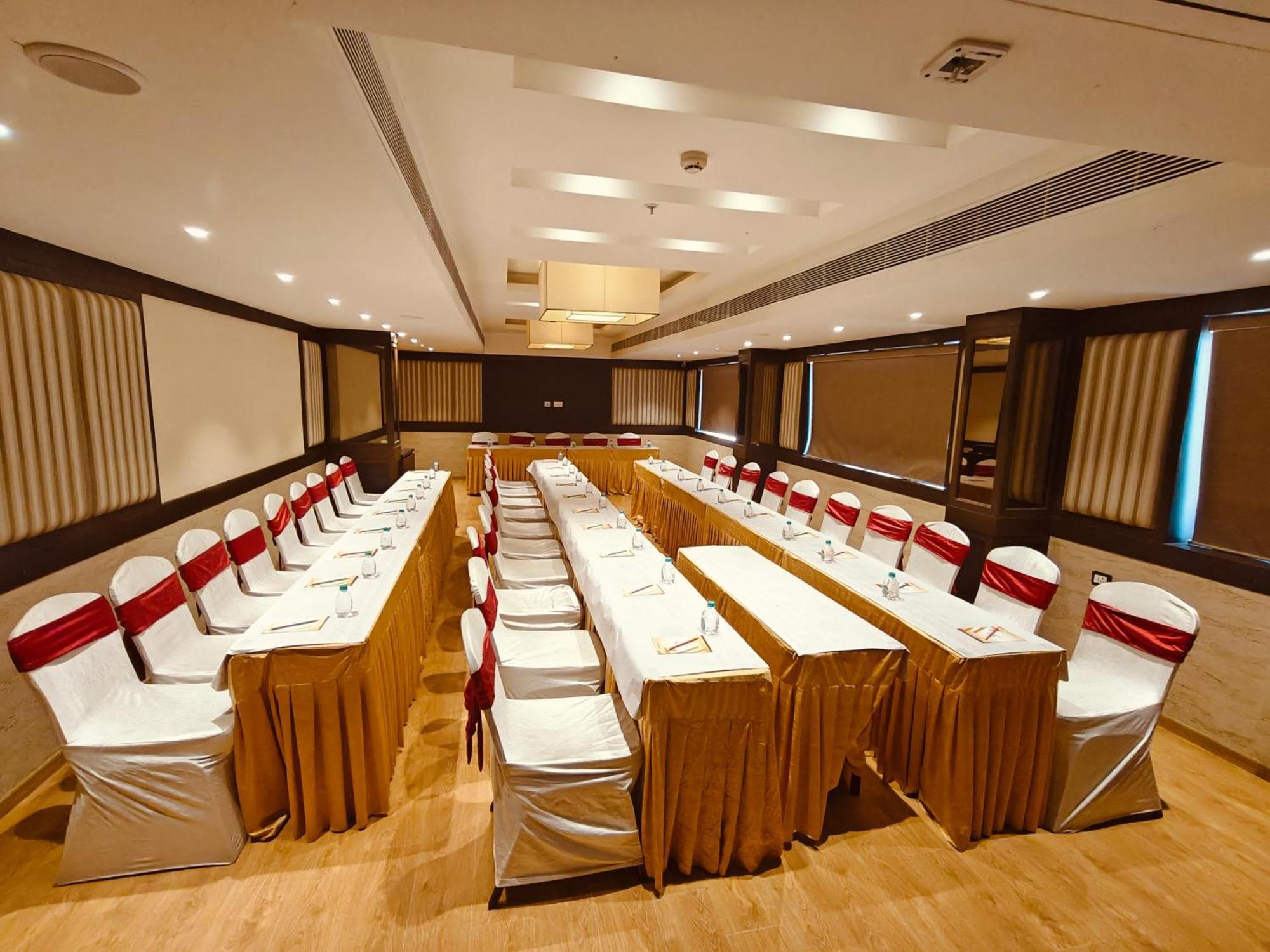 Mm Legacy - A Bergamont Hotel, Kancheepuram Exteriör bild