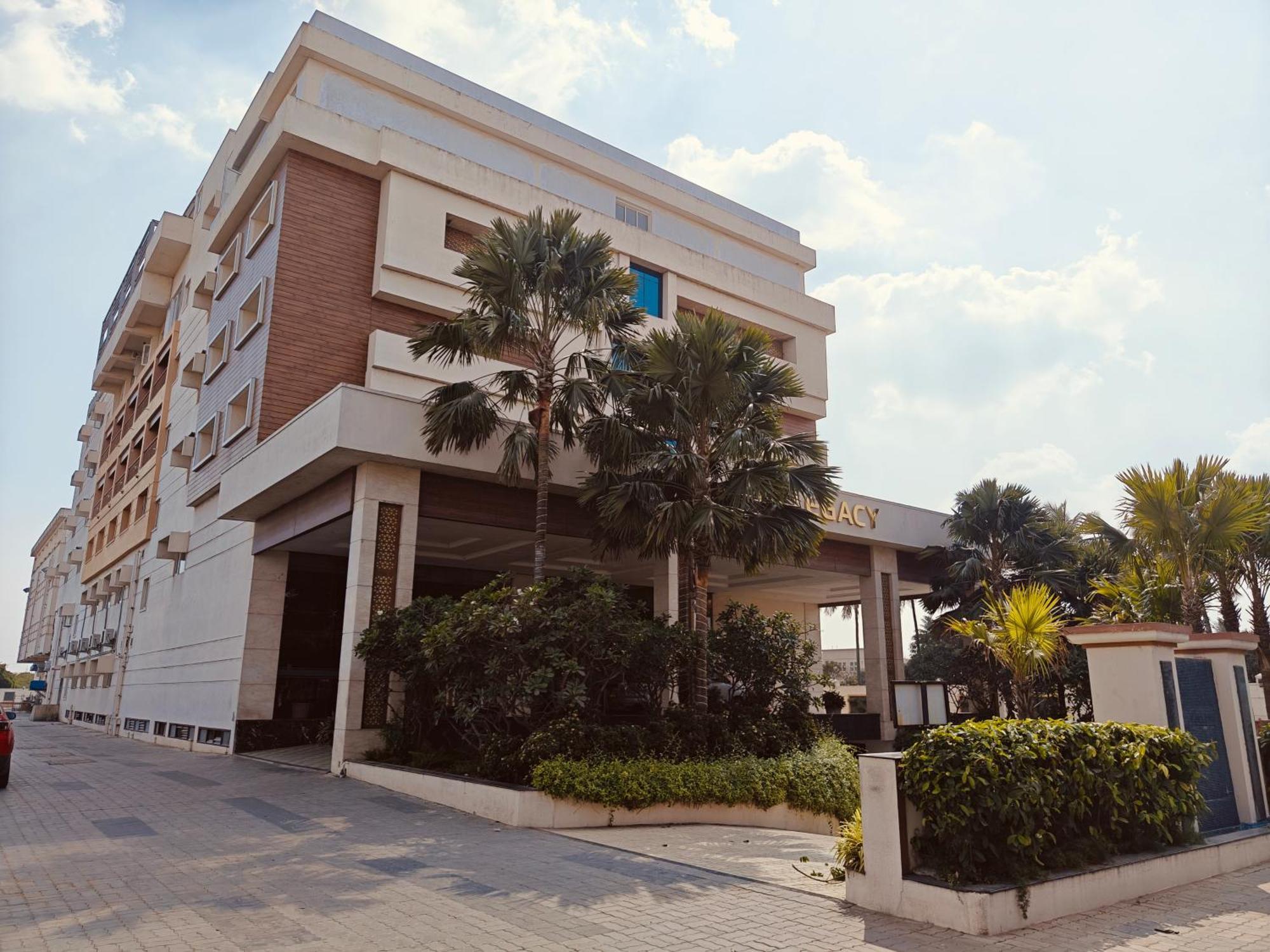 Mm Legacy - A Bergamont Hotel, Kancheepuram Exteriör bild