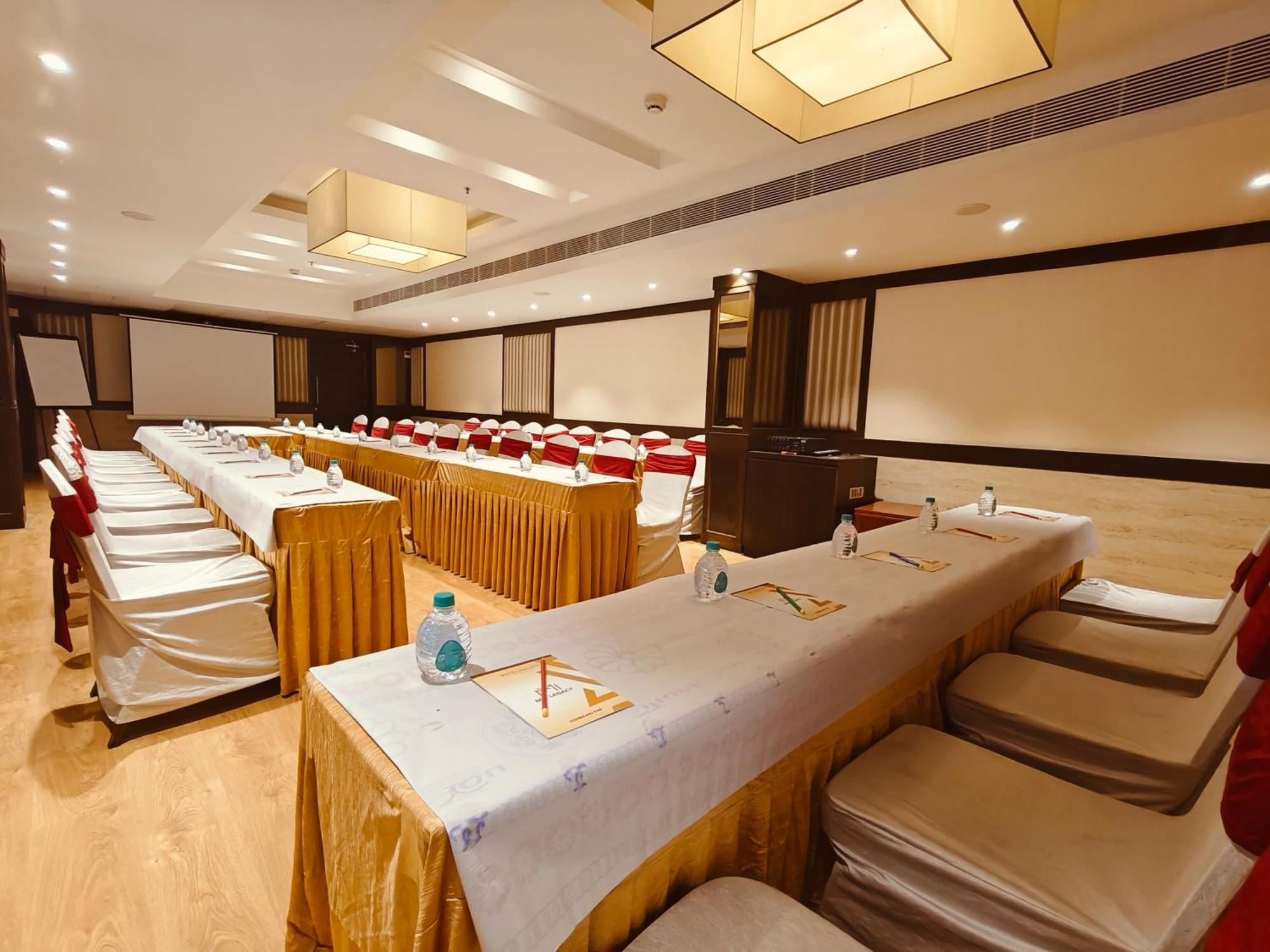 Mm Legacy - A Bergamont Hotel, Kancheepuram Exteriör bild